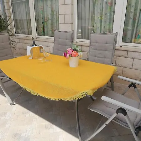 Maria 40 * Makarska