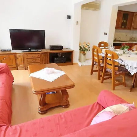 Maria 40 * Makarska