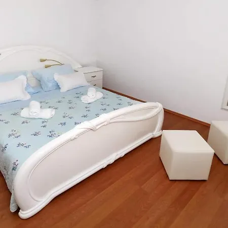 Maria 40 Makarska